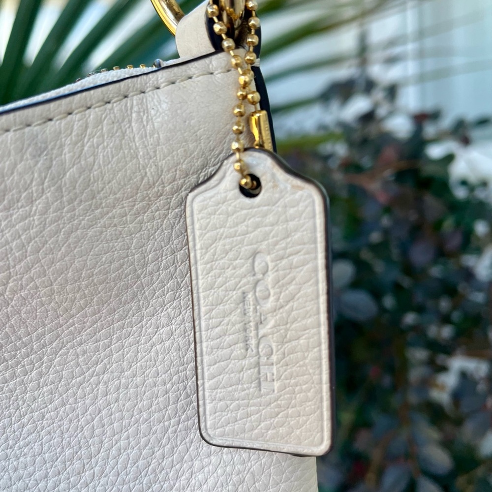 Coach White Abby Duffle Pebbled Leather Shoulder Bag - Picture 5 of 9